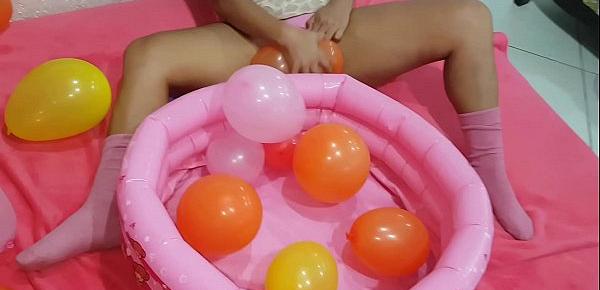  Menina safadinha brincando